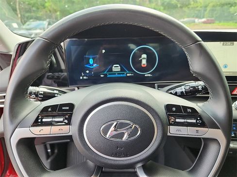 Used 2023 Hyundai Elantra SEL w/ Convenience Package image 19