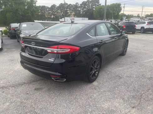 Used 2018 Ford Fusion SE w/ Equipment Group 201A image 5