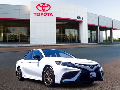 Certified 2023 Toyota Camry SE FWD image 1