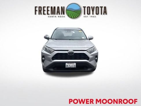 Used 2019 Toyota RAV4 XLE w/ Carpet Mat Package FWD image 3