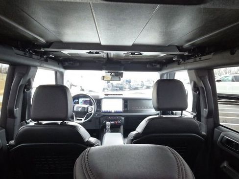 Used 2023 Ford Bronco Everglades image 12