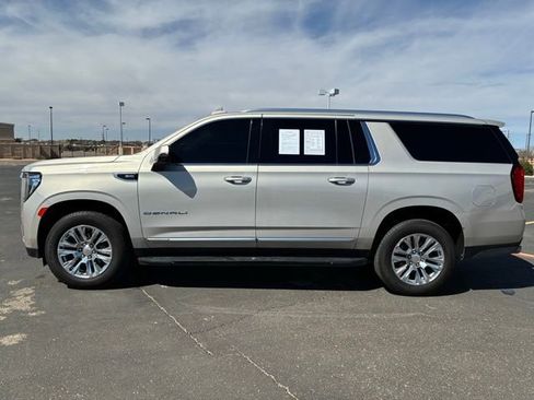Used 2022 GMC Yukon XL Denali image 3