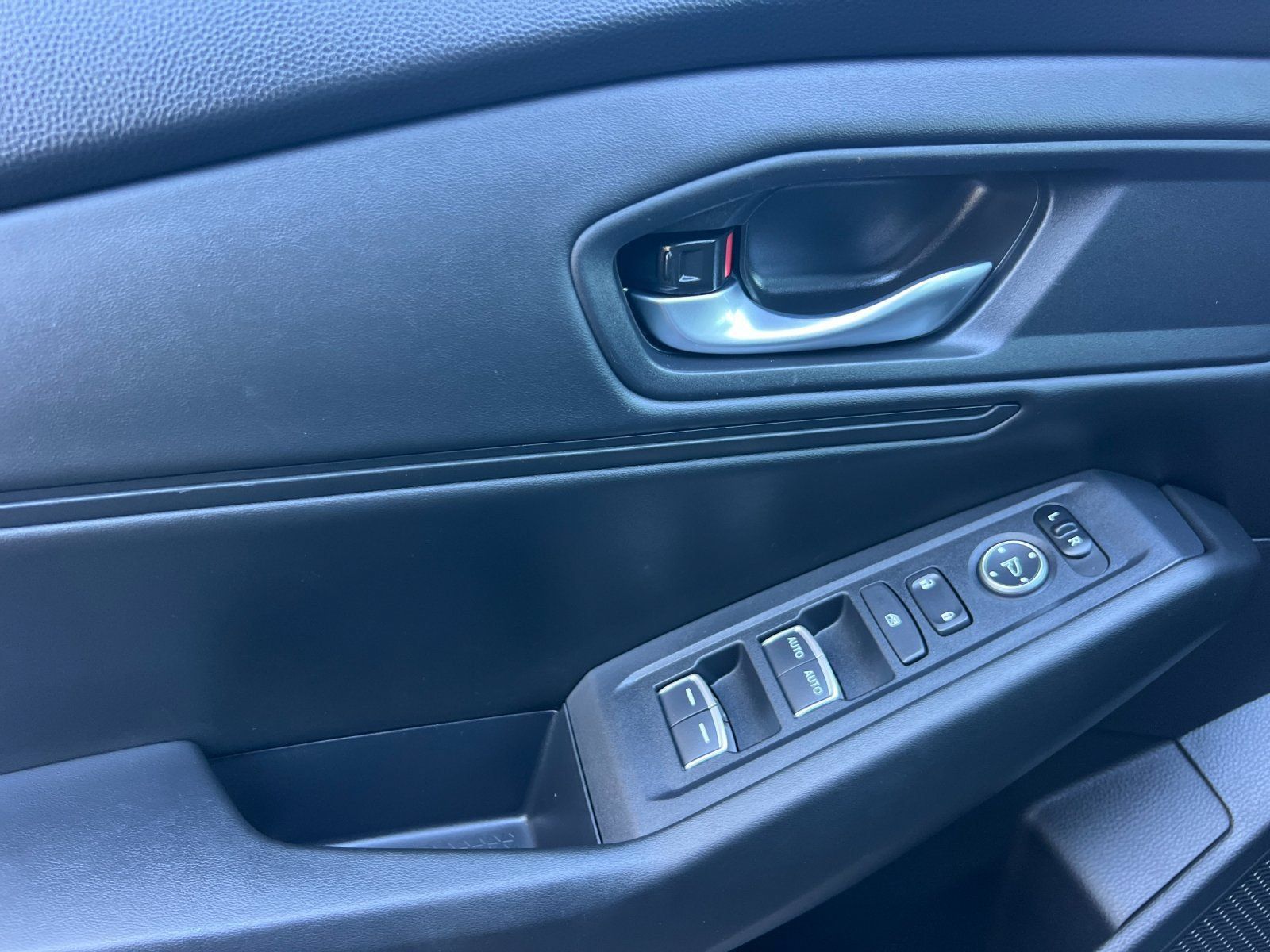 Used 2025 Honda Accord SE image 10
