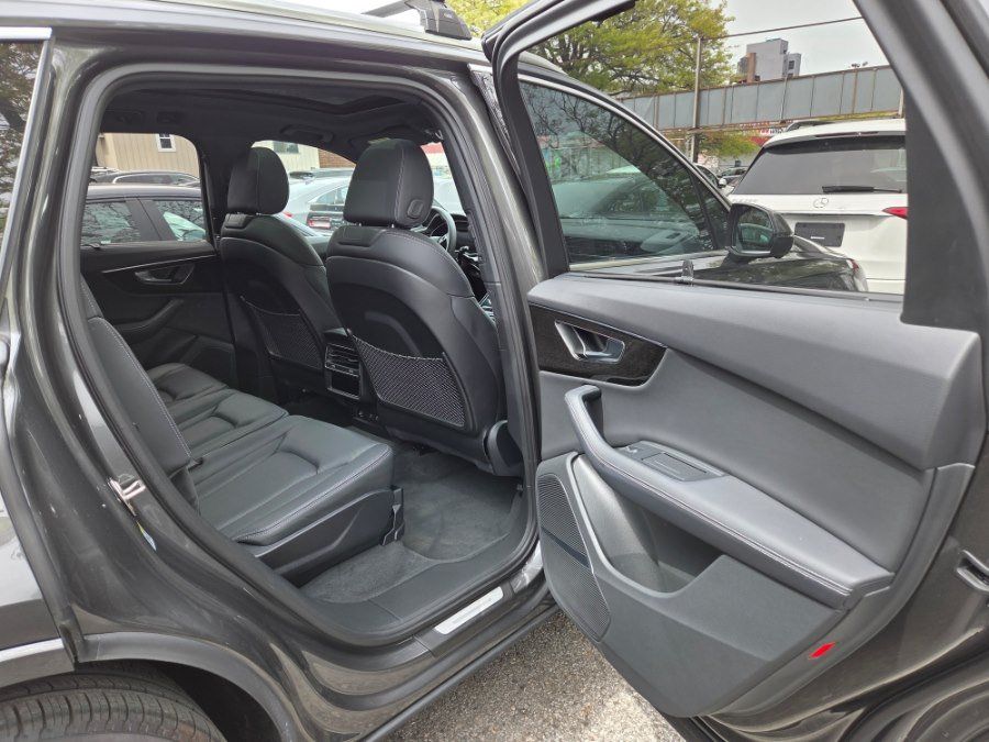 Used 2025 Audi Q7 3.0T Prestige w/ Prestige Package AWD/4WD image 9