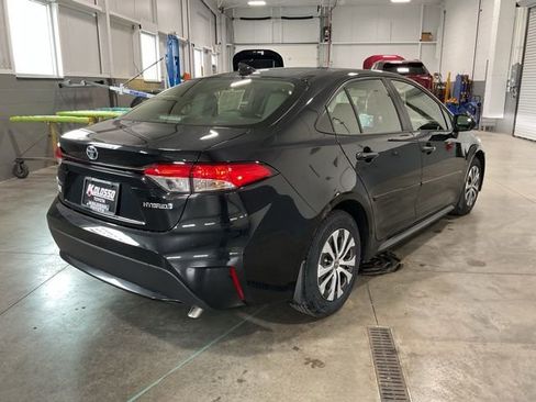Used 2022 Toyota Corolla LE FWD image 6