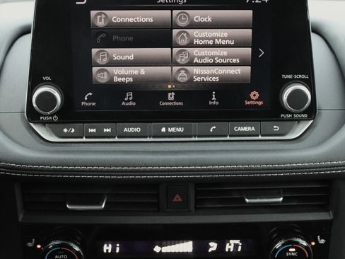 Used 2023 Nissan Rogue SV w/ SV Premium B Package image 34