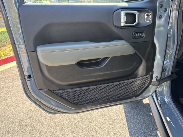 Certified 2025 Jeep Gladiator Mojave AWD/4WD image 11