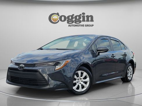 Used 2024 Toyota Corolla LE image 1