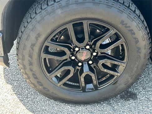 Used 2025 GMC Sierra 1500 Elevation image 15