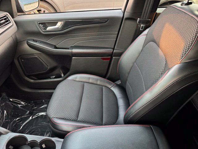 Certified 2023 Ford Escape ST-Line w/ Tech Pack #1 AWD/4WD image 21