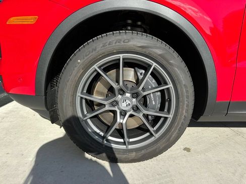 Certified 2026 Porsche Cayenne AWD/4WD image 45