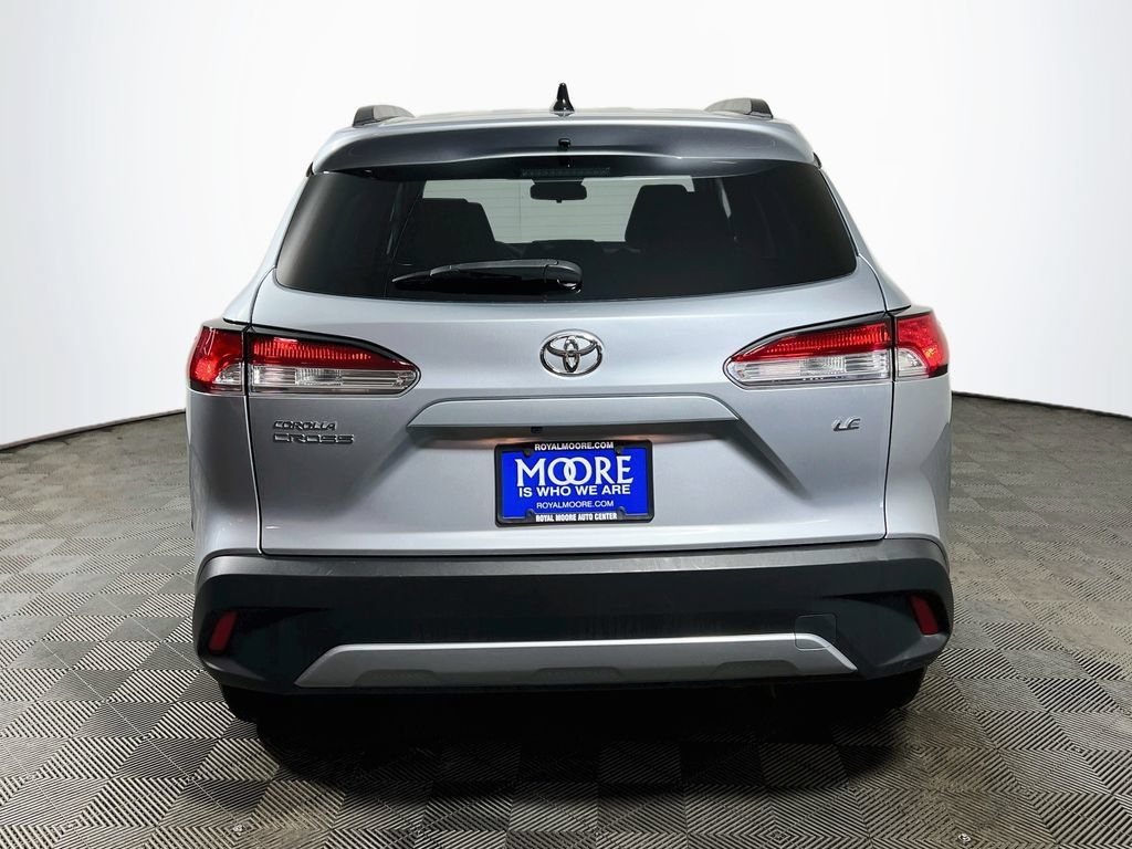 Certified 2025 Toyota Corolla Cross LE FWD image 6