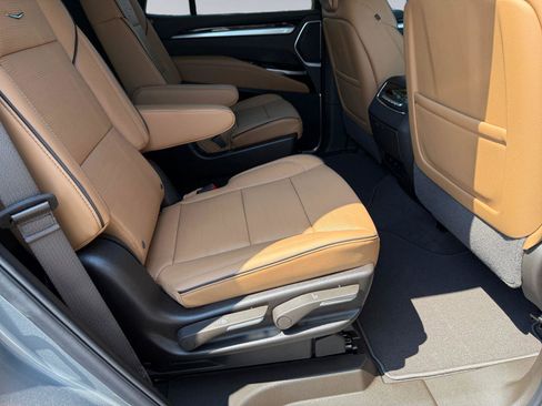 New 2026 Cadillac Escalade Luxury AWD/4WD image 13