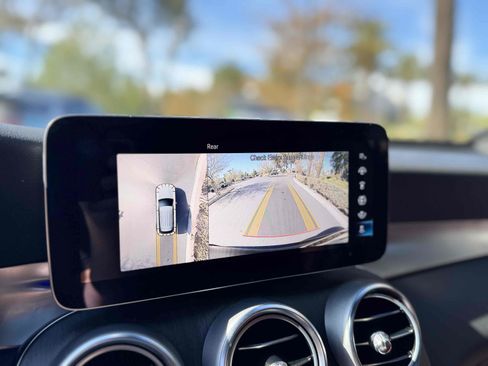 Used 2022 Mercedes-Benz GLC 300 4MATIC w/ AMG Line image 8