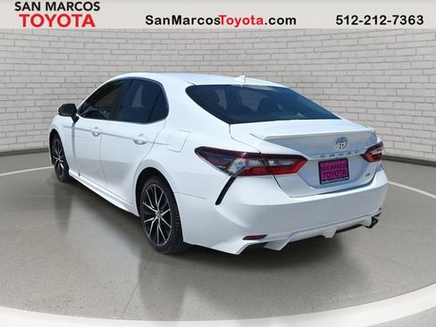 Used 2022 Toyota Camry SE FWD image 8