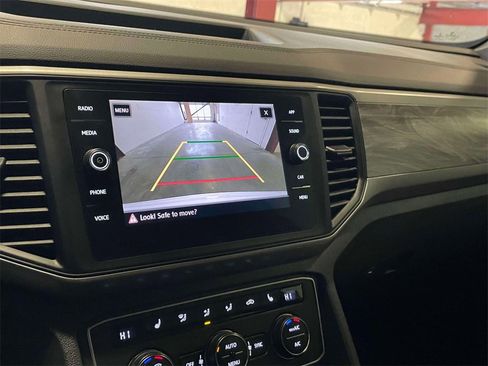 Used 2020 Volkswagen Atlas Cross Sport SE image 27