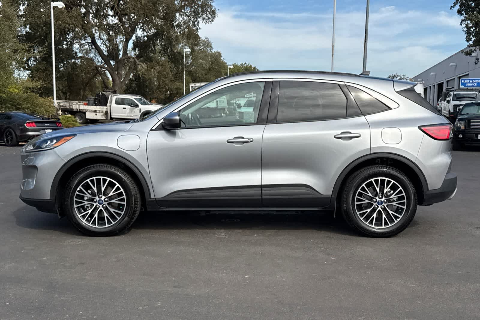 Used 2022 Ford Escape SEL w/ Technology Package FWD image 5