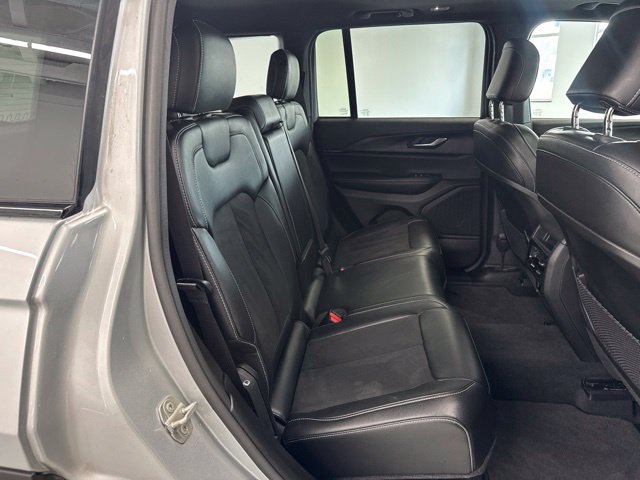 Used 2023 Jeep Grand Cherokee Altitude AWD/4WD image 29