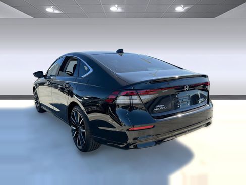Used 2025 Honda Accord Touring image 3