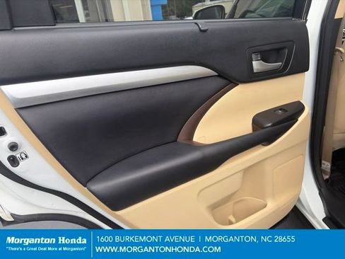 Used 2018 Toyota Highlander XLE FWD image 29