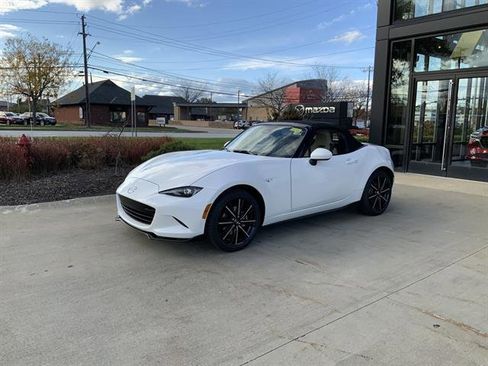 New 2025 MAZDA MX-5 Miata Grand Touring w/ Appearance Package image 3