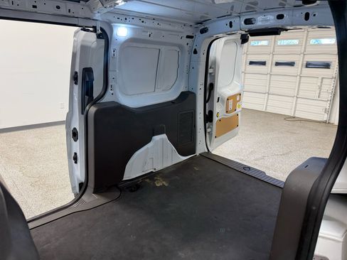 Used 2022 Ford Transit Connect XL image 22
