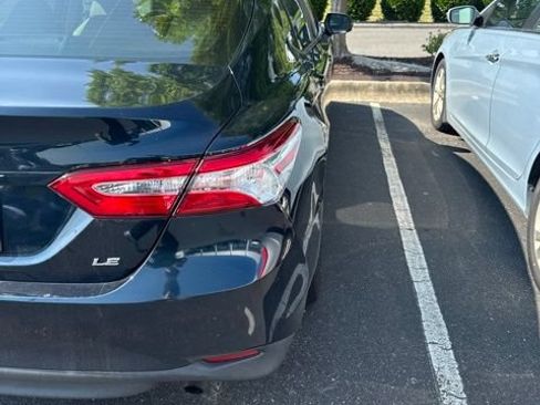 Used 2019 Toyota Camry LE FWD image 5