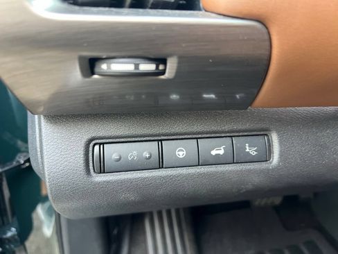 Used 2024 Nissan Pathfinder Platinum w/ Cargo Package FWD image 26