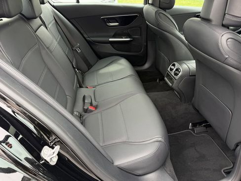Used 2025 Mercedes-Benz C 300 4MATIC Sedan image 19