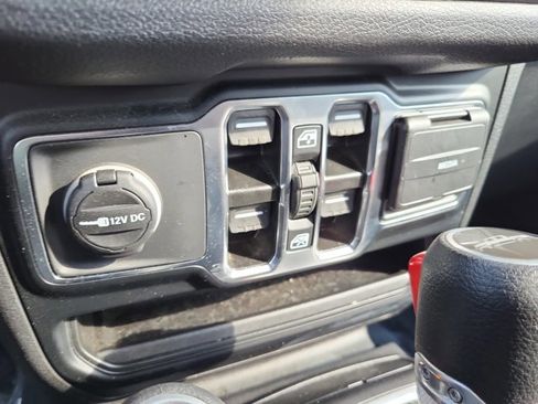 Certified 2024 Jeep Gladiator Sport image 29