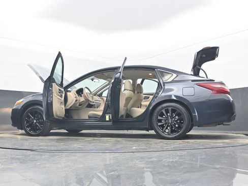 Used 2018 Nissan Altima 2.5 SV image 41