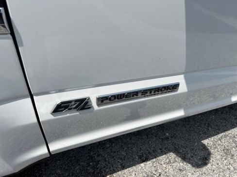 Used 2020 Ford F350 Platinum w/ FX4 Off-Road Package AWD/4WD image 3