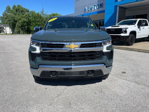 Used 2025 Chevrolet Silverado 1500 LT AWD/4WD image 2