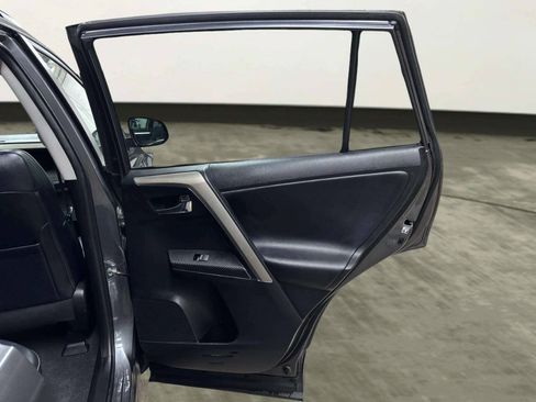 Used 2015 Toyota RAV4 Limited AWD/4WD image 17