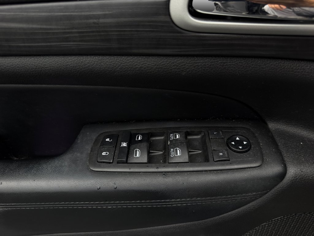 Used 2021 Jeep Grand Cherokee Laredo X RWD image 25