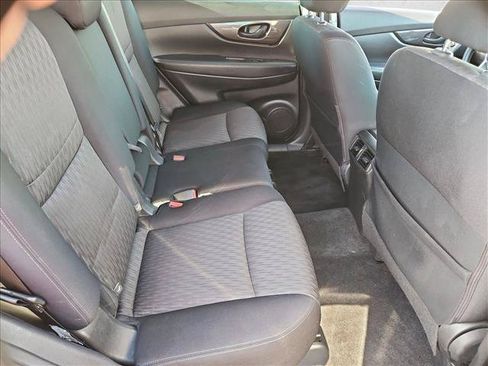 Used 2019 Nissan Rogue S FWD image 25