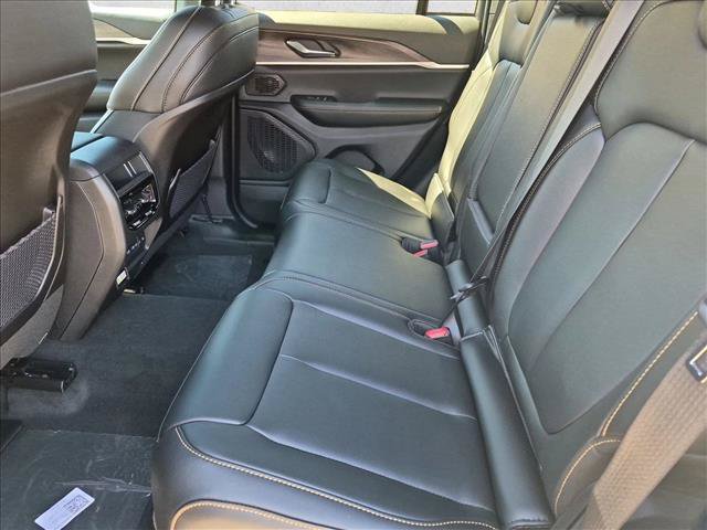 New 2026 Jeep Grand Cherokee Limited AWD/4WD image 15