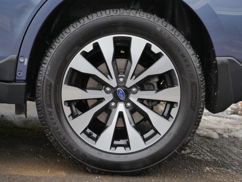 Used 2017 Subaru Outback 3.6R Limited image 16