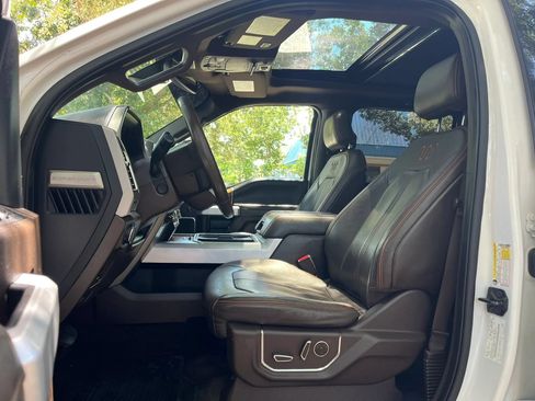 Used 2017 Ford F250 King Ranch w/ King Ranch Ultimate Package AWD/4WD image 15