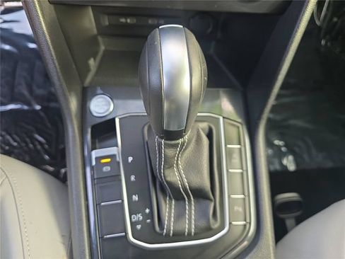 Used 2021 Volkswagen Tiguan SE R-Line FWD image 22
