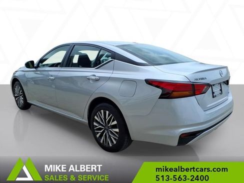 Used 2023 Nissan Altima 2.5 SV AWD/4WD image 5