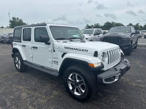 Used 2019 Jeep Wrangler Unlimited Sahara AWD/4WD image 1