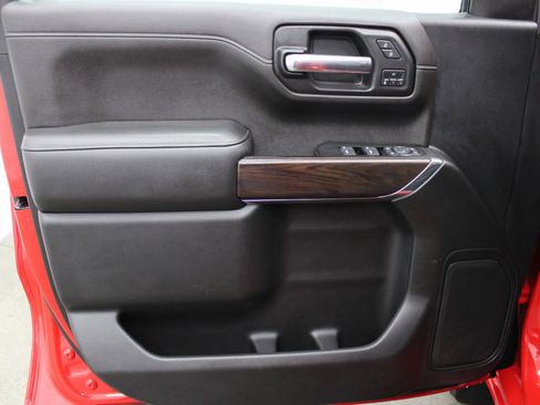 Used 2019 GMC Sierra 1500 SLT w/ LPO, GMC Protection Package image 11