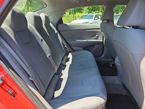 Used 2023 Hyundai Elantra SE w/ Cargo Package FWD image 28