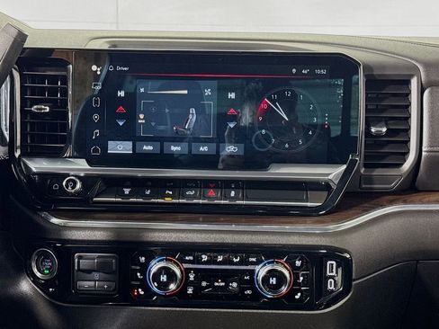 Used 2024 GMC Sierra 3500 SLT w/ SLT Convenience Package image 15