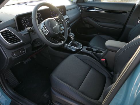 New 2026 Kia Seltos EX image 11