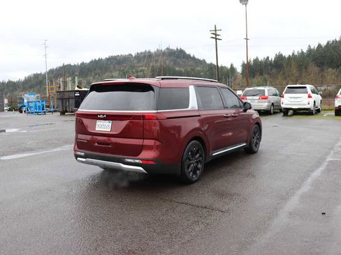 Used 2022 Kia Carnival SX Prestige image 5