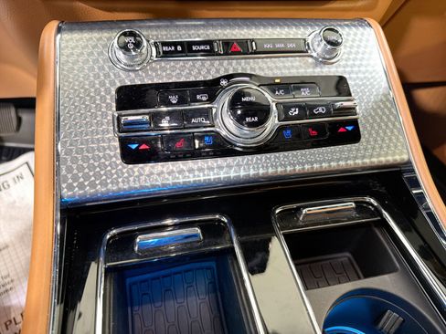 Used 2022 Lincoln Aviator Black Label w/ Dynamic Handling Package image 20