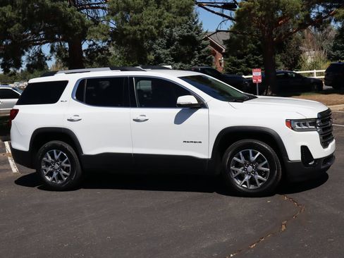 Used 2023 GMC Acadia SLT AWD/4WD image 2