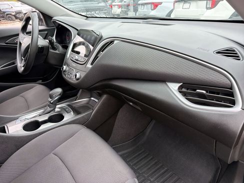 Used 2023 Chevrolet Malibu LT FWD image 18